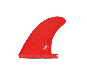 Shapers-Club- Un Futures rouge - aileron arrière de planche de surf JJF Big Wave Quad sur fond blanc.