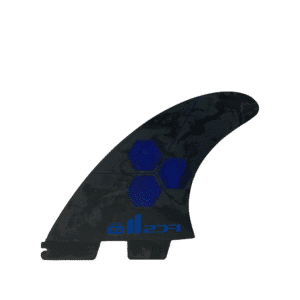 Shapers-Club- Un aileron de planche de surf noir et bleu avec un logo bleu, conçu par Al Merick. -surfshop-surfboard