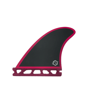 Shapers-Club- Un seul aileron de planche de surf Futures noir et rose - Legacy Series - Pivot P4/P6 - Thruster avec une silhouette de montagnes dessinée en bas, placée sur un fond à motifs géométriques. -surfshop-surfboard